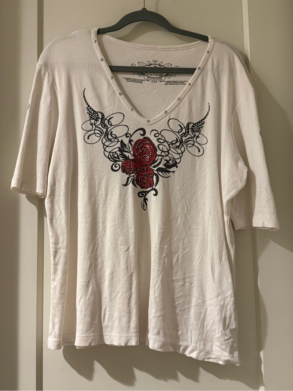 Embellished White V-Neck Short Sleeve Tee with Red Floral Graphic